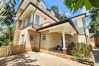 5 Bed House with En Suite in Lavington