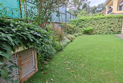 4 Bed Townhouse with En Suite at Off Convent Dr