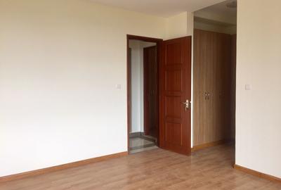 3 Bed Apartment with En Suite in Westlands Area - 2