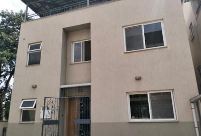 5 Bed Townhouse with En Suite in Lavington - 2