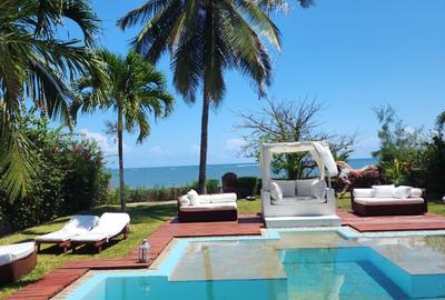 4 Bed House with En Suite at Malindi Beach - 2