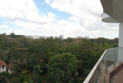 3 Bed Apartment with En Suite in Parklands