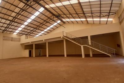 7,199 ft² Warehouse with Parking in Ruaraka - 2