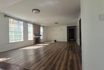 4 Bed Townhouse with En Suite in Kitisuru