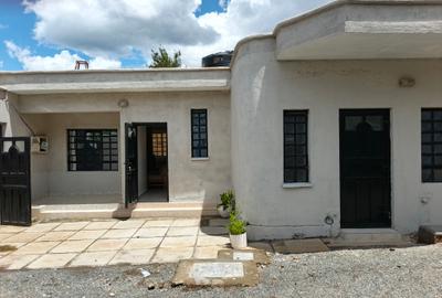 1 Bed Villa with En Suite at Lavington