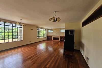 4 Bed House with En Suite in Runda