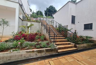 5 Bed House with En Suite at Loresho - 3