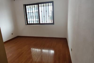 3 Bed Apartment with En Suite in Kileleshwa - 4