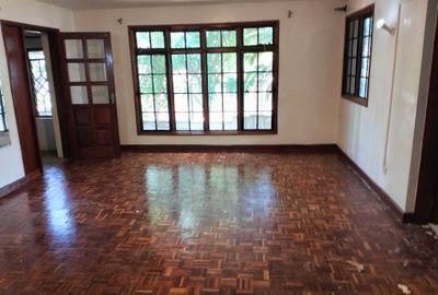 5 Bed Townhouse with En Suite in Lavington