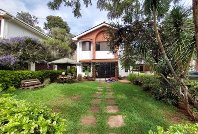 6 Bed Townhouse with En Suite at Algeyo Marakwet Close - 2