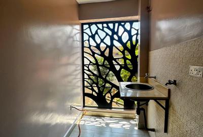 1 Bed Apartment with En Suite in Rhapta Road