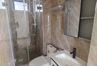 2 Bed Apartment with Gym in Kilimani - 2