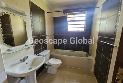 4 Bed House with En Suite in Nyari