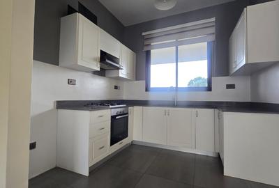 2 Bed Apartment with En Suite in Westlands Area