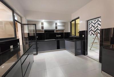 5 Bed Apartment at Parklands - 3