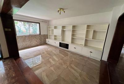 4 Bed Townhouse with En Suite in Westlands Area - 3