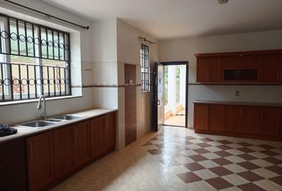 4 Bed House with En Suite in Thigiri