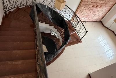 4 Bed Townhouse with En Suite in Brookside