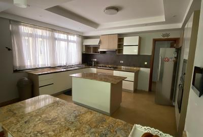 3 Bed Apartment with En Suite in Westlands Area