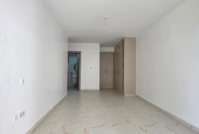 3 Bed Apartment with En Suite in Parklands - 4