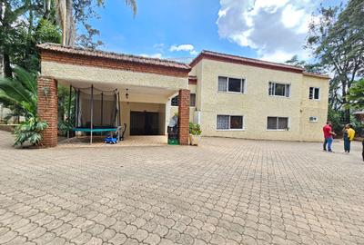 6 Bed House with En Suite in Muthaiga