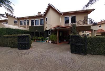 5 Bed Townhouse with En Suite in Lavington