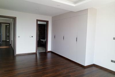 3 Bed Apartment with En Suite at Brookside Grove