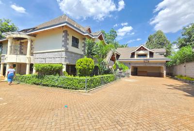 5 Bed House with En Suite in Runda