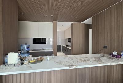 6 Bed Villa with En Suite in Lavington - 2