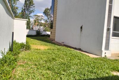 4 Bed Townhouse with En Suite in Lavington - 3