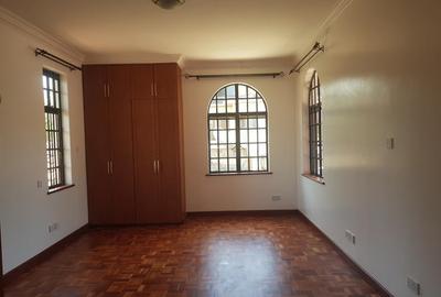 4 Bed Townhouse with En Suite in Lavington - 4