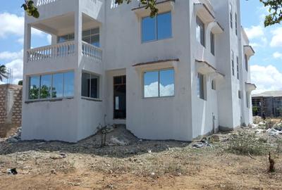 4 Bed Townhouse with En Suite at Utange - 2