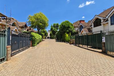 4 Bed Townhouse with En Suite at Kabaserian Venue - 4