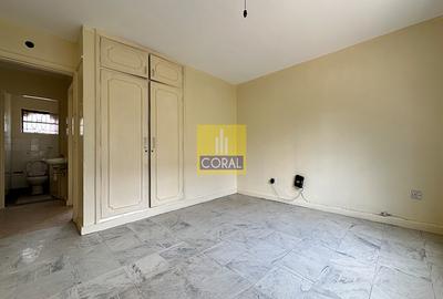 2 Bed Apartment in Parklands - 4