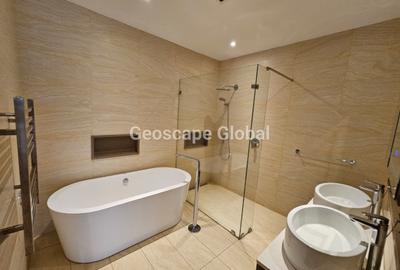 3 Bed Apartment with En Suite in Riverside - 2