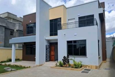 5 Bed Townhouse with En Suite in Syokimau - 2