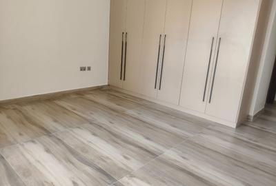 2 Bed Apartment with En Suite at Brookside - 4