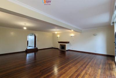 3 Bed Apartment with En Suite in Riverside - 3