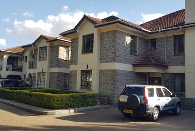 5 Bed Townhouse with En Suite at Elmollo Drive