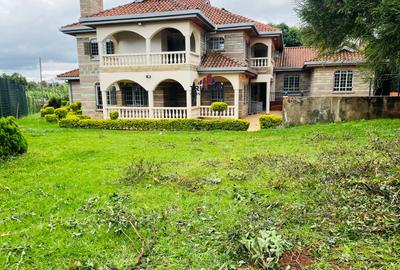 5 Bed House with En Suite in Nyari
