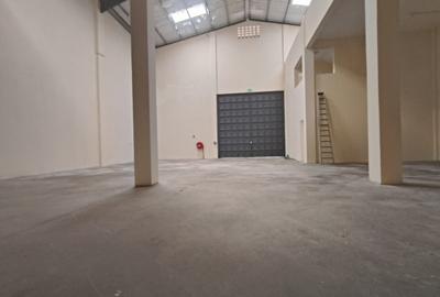 5,940 ft² Warehouse with Service Charge Included in Ruaraka - 2