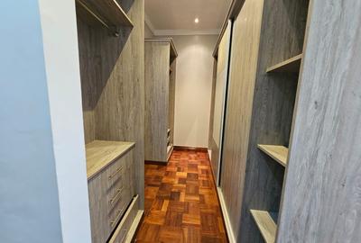 5 Bed House with En Suite in Karen