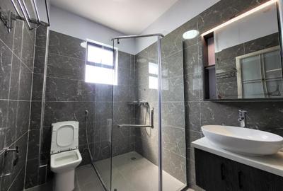 2 Bed Apartment with En Suite in Lavington - 2