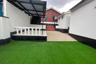 199 ft² Office with Service Charge Included at Riverside Drive - 2