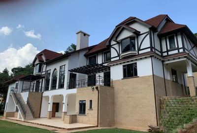 5 Bed Townhouse with En Suite in Kitisuru
