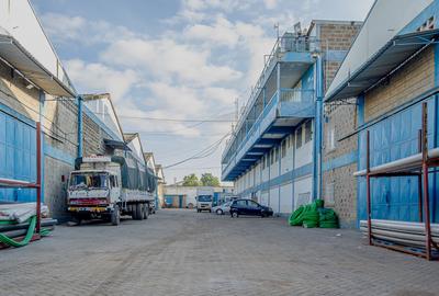 5,000 ft² Warehouse with Backup Generator in Industrial Area