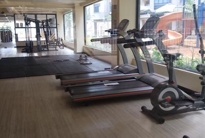 3 Bed Apartment with En Suite at Riverside - 2