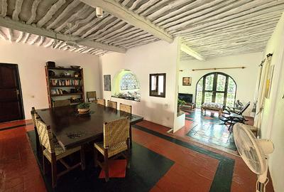 3 Bed Villa with En Suite in Diani - 2