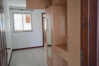 Serviced 4 Bed Apartment with En Suite in Parklands