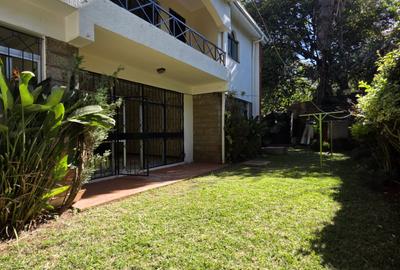 5 Bed House with En Suite at Riverside Drive - 2